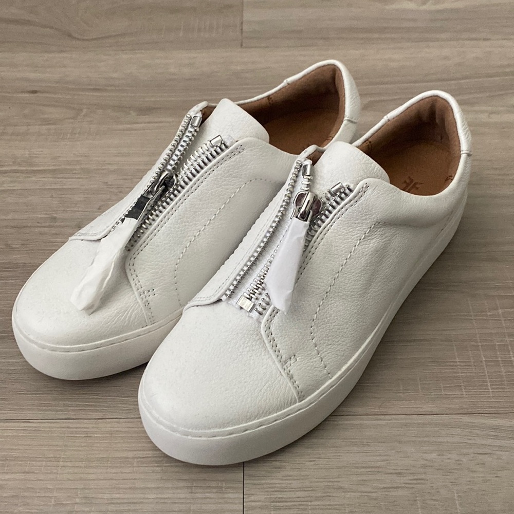 brand new Frye Lena zip down white sneakers